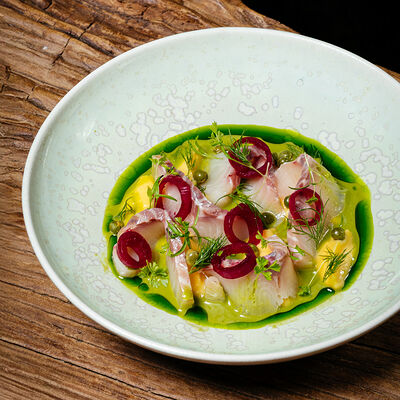 Малосольная нельма с тыквенным кремом и соусом из зелёного перца в Чешуя по цене 680 ₽