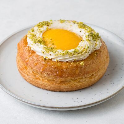 Даниш с персиком в Круассан Дорэ по цене 240 ₽