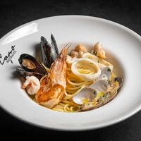 Спагетти с морепродуктами в винном соусе в Capo Ristorante