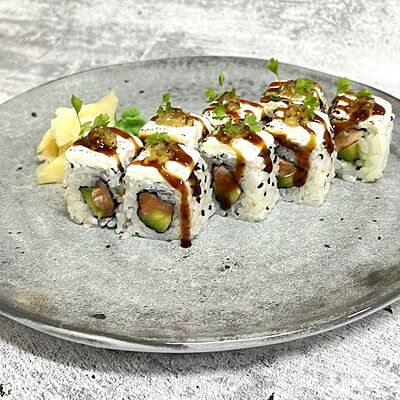 Сливочный ролл с лососем в Si-Jo по цене 740 ₽