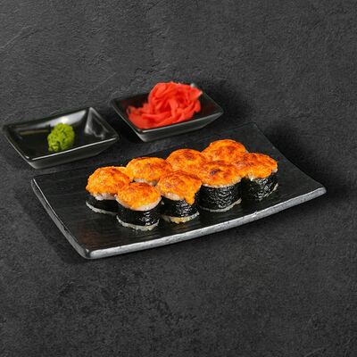 Ролл запеченный Цезарь в Окинава Гурмэ по цене 599 ₽