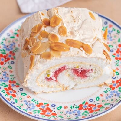 Меренговый рулет в Мархаба Халяль по цене 444 ₽