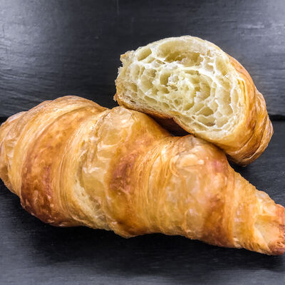 Круассан Французский сливочный в Пекарня Буханка по цене 55 ₽