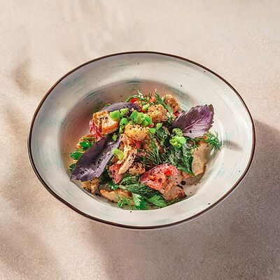 Салат с томатами и индейкой в Перчини на огне по цене 345