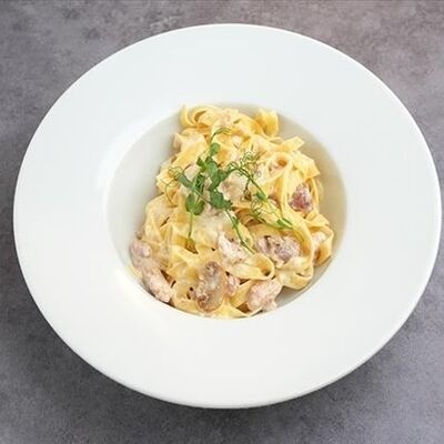 Тальятелле с курицей и грибами в Dolce casa по цене 690 ₽