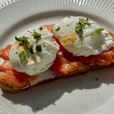 Бутерброд с лососем в Grechka по цене 500 ₽