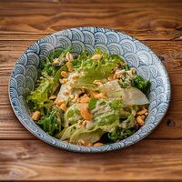 Чука с цукини и кунжутным соусом в Good Karma Bar