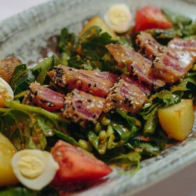 Нисуаз с тунцом в Роланд по цене 1020 ₽