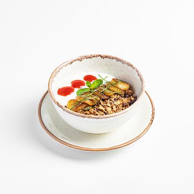 Греческий йогурт с гранолой и карамелизированным бананом в Kitchen по цене 370