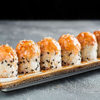 Запеченный ролл с тунцом в Пряности & Радости на Васильевском по цене 690