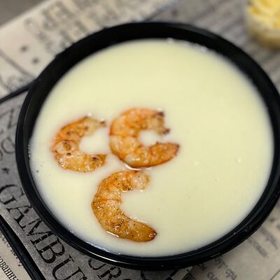 Сырный крем-суп с креветкамив Пресня Бургер по цене 590 ₽