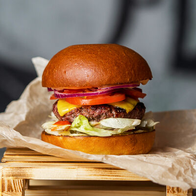 Бургер Классический американский в Kotleta bar по цене 400 ₽