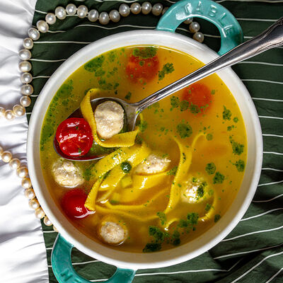 Куриная лапша с фрикадельками в Итальянцы по цене 450 ₽