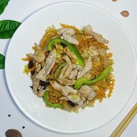 Га Сао-куриное филе с овощамив Pho Nem