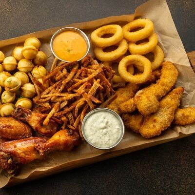 Горячие ирландские братья в Harat's Irish Pub по цене 1590 ₽