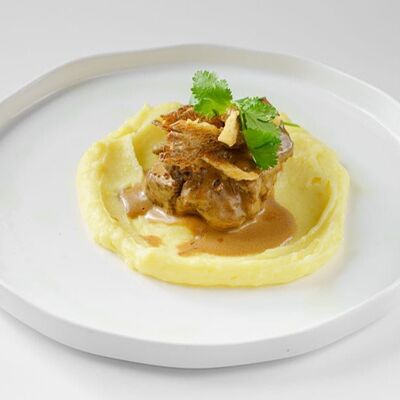 Телятина в соусе демиглас с картофельным пюре в Парфе по цене 1050 ₽
