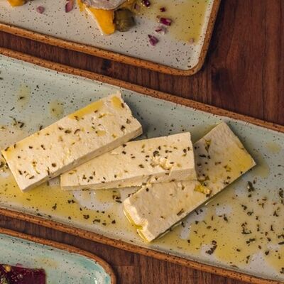 Фета ладоригани в Греческая таверна Порто Миконос по цене 490 ₽