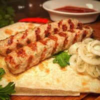 Люля-кебаб из курицы в Cafe Seven