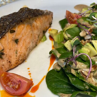 Стейк из сёмги с авокадо в Veranda Shaffran Шафран по цене 1500 ₽