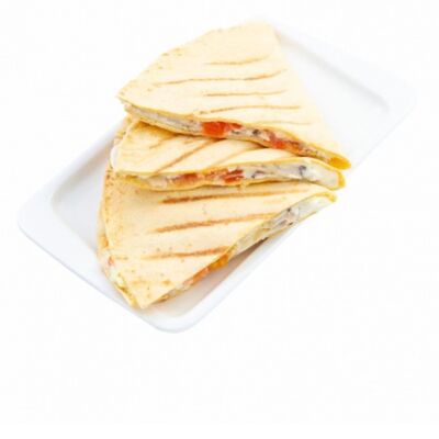 Кесадилья с говядиной и острым перцем в Pomodoro Royal по цене 420 ₽