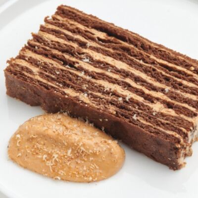 Шоколадный медовикв Benedict breakfast & lounge по цене 580 ₽