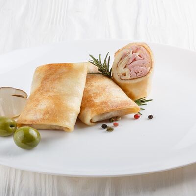 Блинчик с сыром и ветчиной 2 шт в MaxBakery по цене 270 ₽