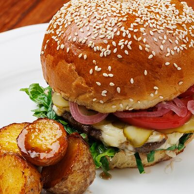 Бургер Тиама в TiAMA по цене 990 ₽