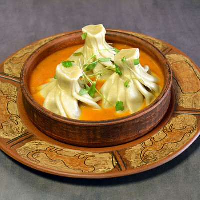 Хинкали от шефа с бараниной и говядиной в Грузия и вино по цене 490 ₽