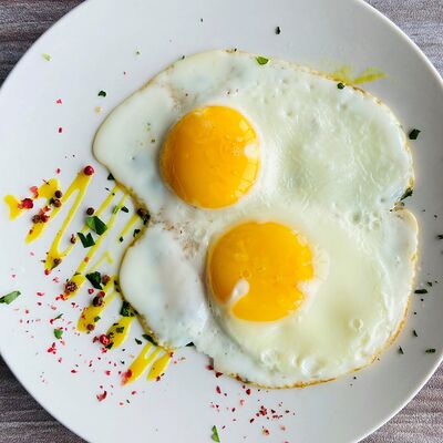 Яичница в Перчим & солим по цене 150 ₽