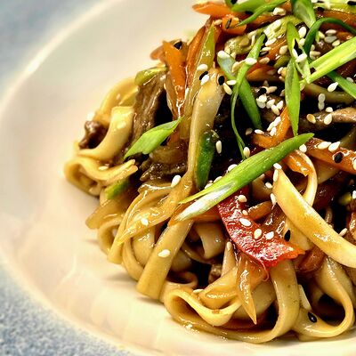 Удон с говядинойв Seasons по цене 650 ₽