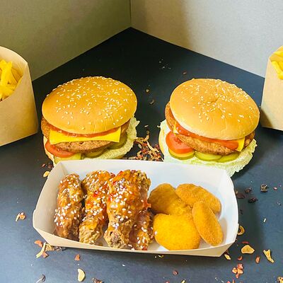 Всего в меру на двоих в Шавуха Street по цене 1399 ₽