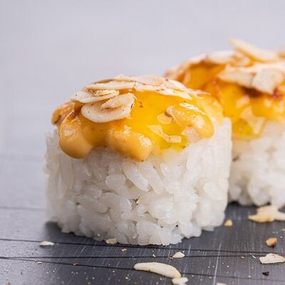 Запеченный с крабом и ананасом в SushiDays по цене 359 ₽