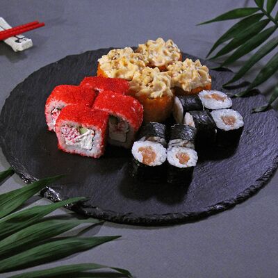 Набор микс роллов Мини №1 в Суши-бар Тунец по цене 476