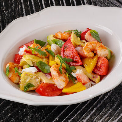 Средиземноморский салат с крабом, креветками и артишоками в Ginza по цене 2590 ₽