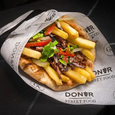 Гирос с говядиной в Doner street food по цене 680 ₽