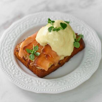 Крок-мадам с лососем в Кафе Элмэт по цене 650 ₽