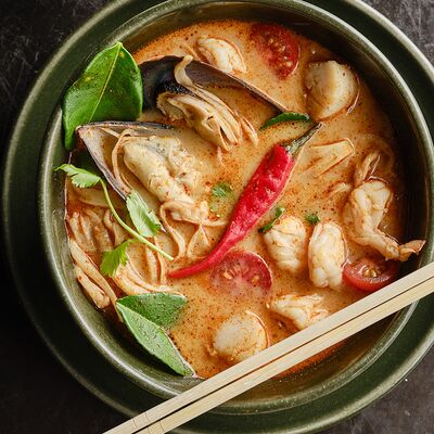 Суп Том ям с морепродуктами в Green 28 по цене 790 ₽