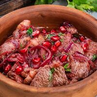 Говяжья вырезка в вишневом соусе в Noosh