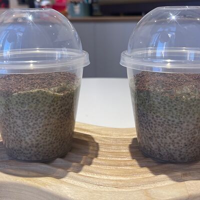 Шоколадный чиа-пудинг с матчейв The trish по цене 220 ₽