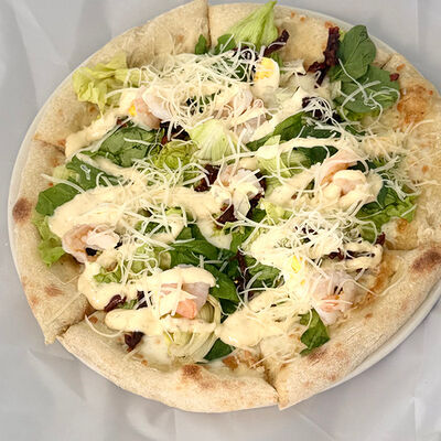 Пицца Цезарь с креветками 28 см в АндерСон по цене 830 ₽