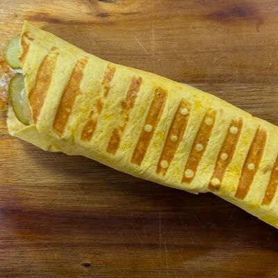 Ролл с креветкамив Ave Coffee по цене 395 ₽