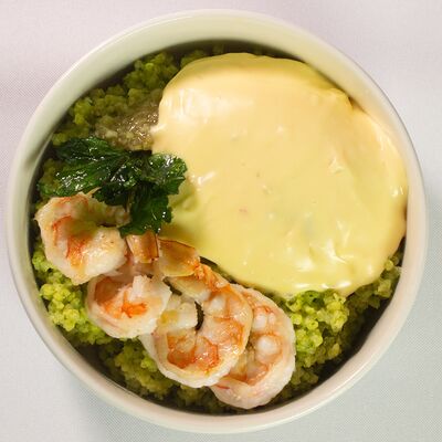 Пшенная каша с соусом песто и креветками в APOLLO по цене 545 ₽