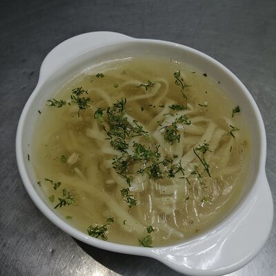 Куриный бульон с лапшой в Пельмания по цене 230 ₽