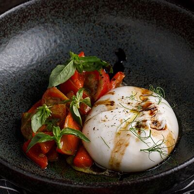 Буррата с томатами в Баклажан в ТЦ 