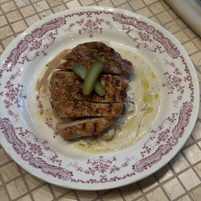 Стейк из свинины BBQ с ньокками и белыми грибами в Мари по цене 740 ₽