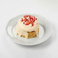 Панкейк с ванильным соусом в Coffee BOOM