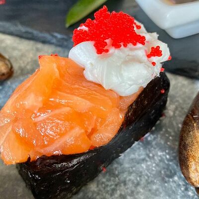 Сливочные с лососем в Maki Family по цене 109