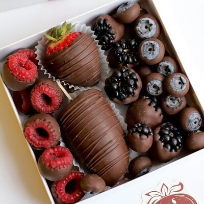 Набор Ягоды в темном шоколаде Sв Berry Boutique по цене 1800 ₽