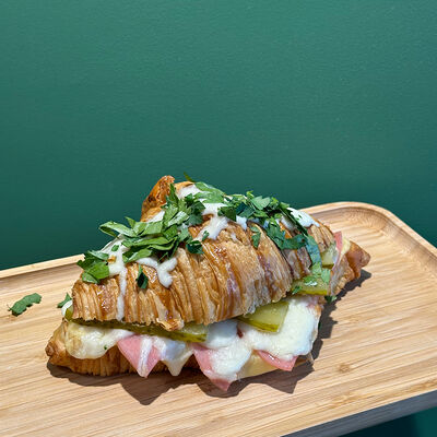 Круассан Горячая ветчина в Круассан по цене 830 ₽