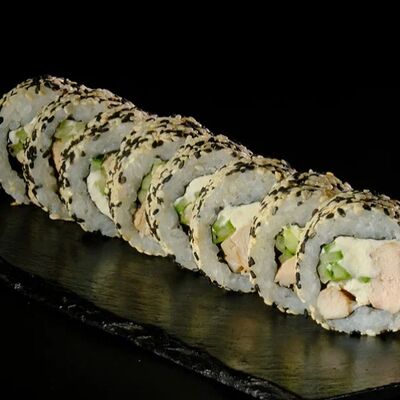 Ролл с курицей в Sushi cat по цене 550 ₽